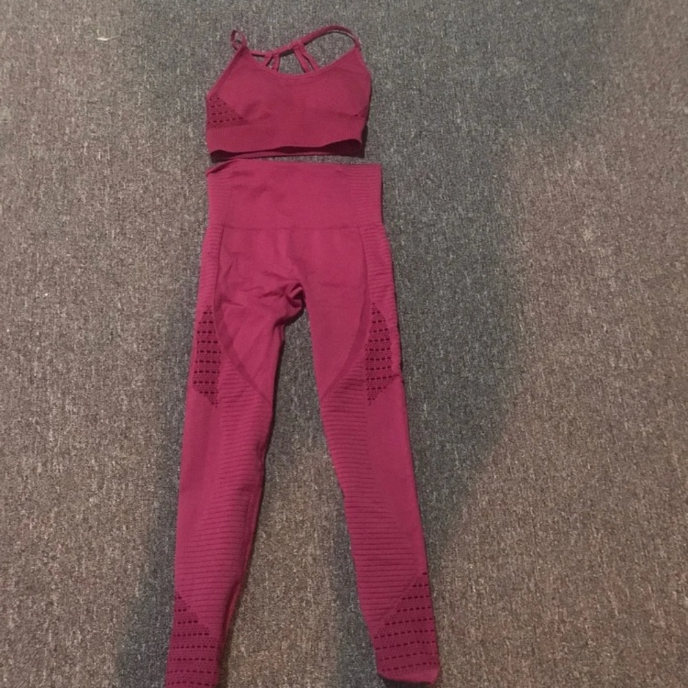 Seamless workout set